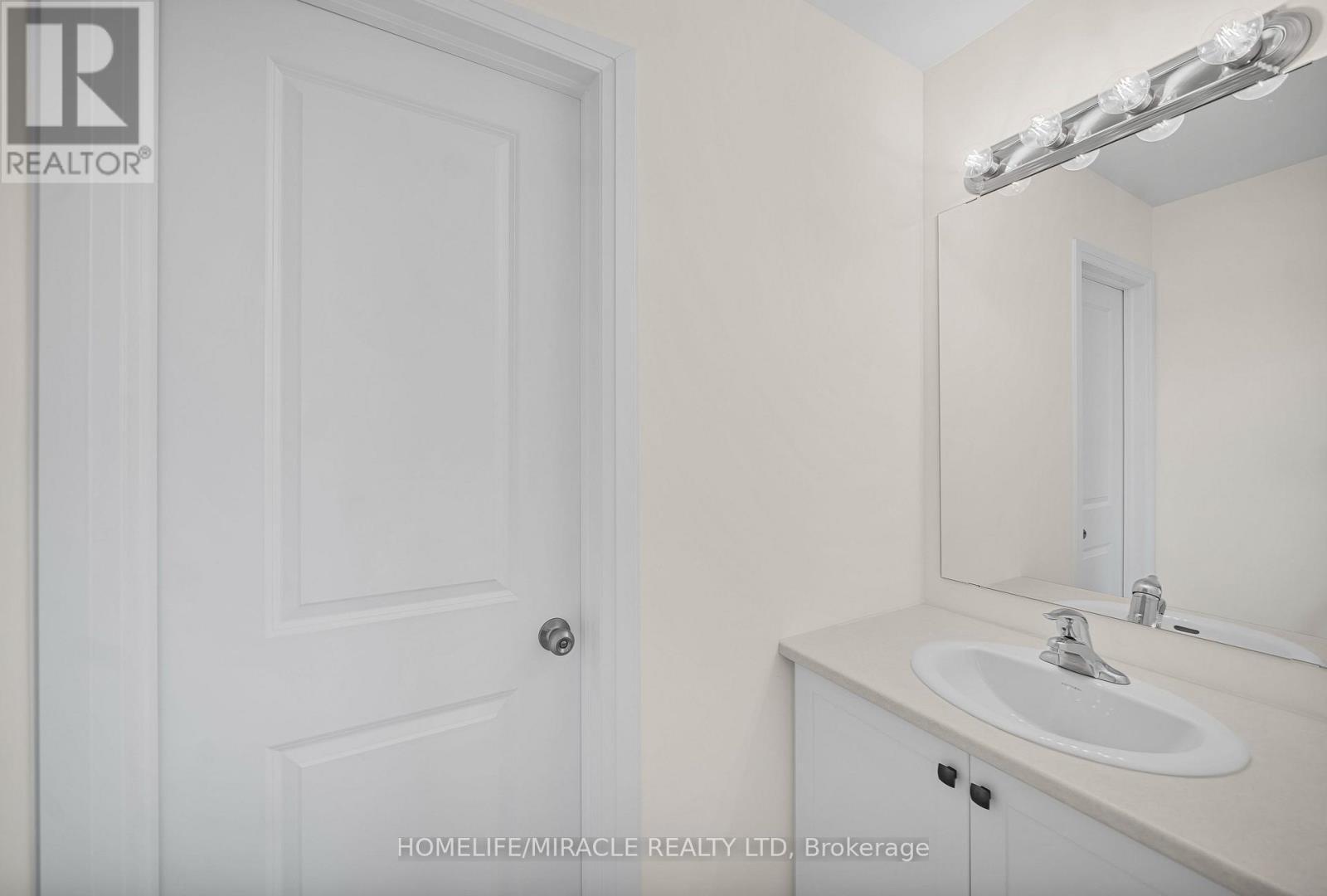 103 Windermere Boulevard, Loyalist, ON - Indoor Photo Showing Bathroom