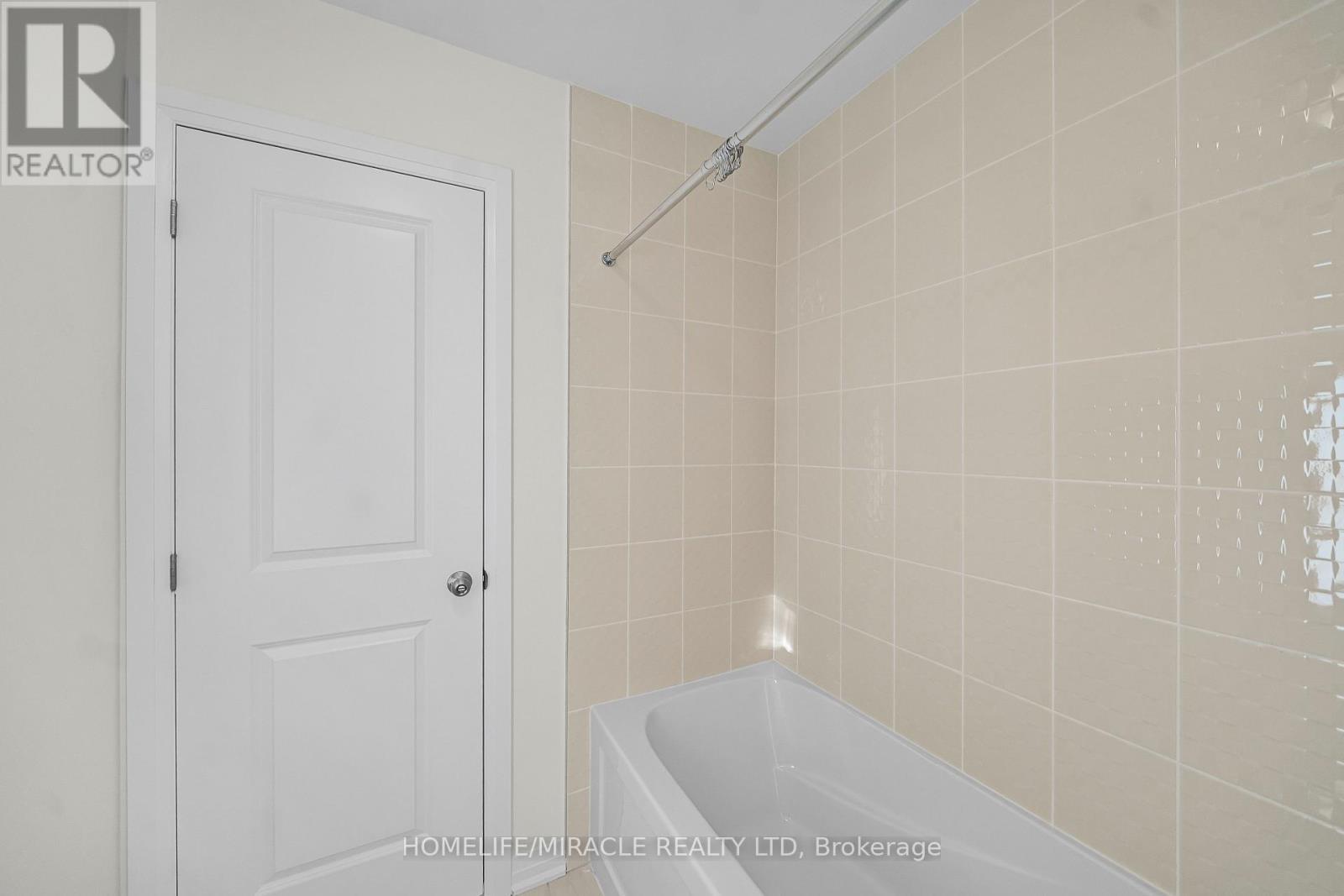 103 Windermere Boulevard, Loyalist, ON - Indoor Photo Showing Bathroom