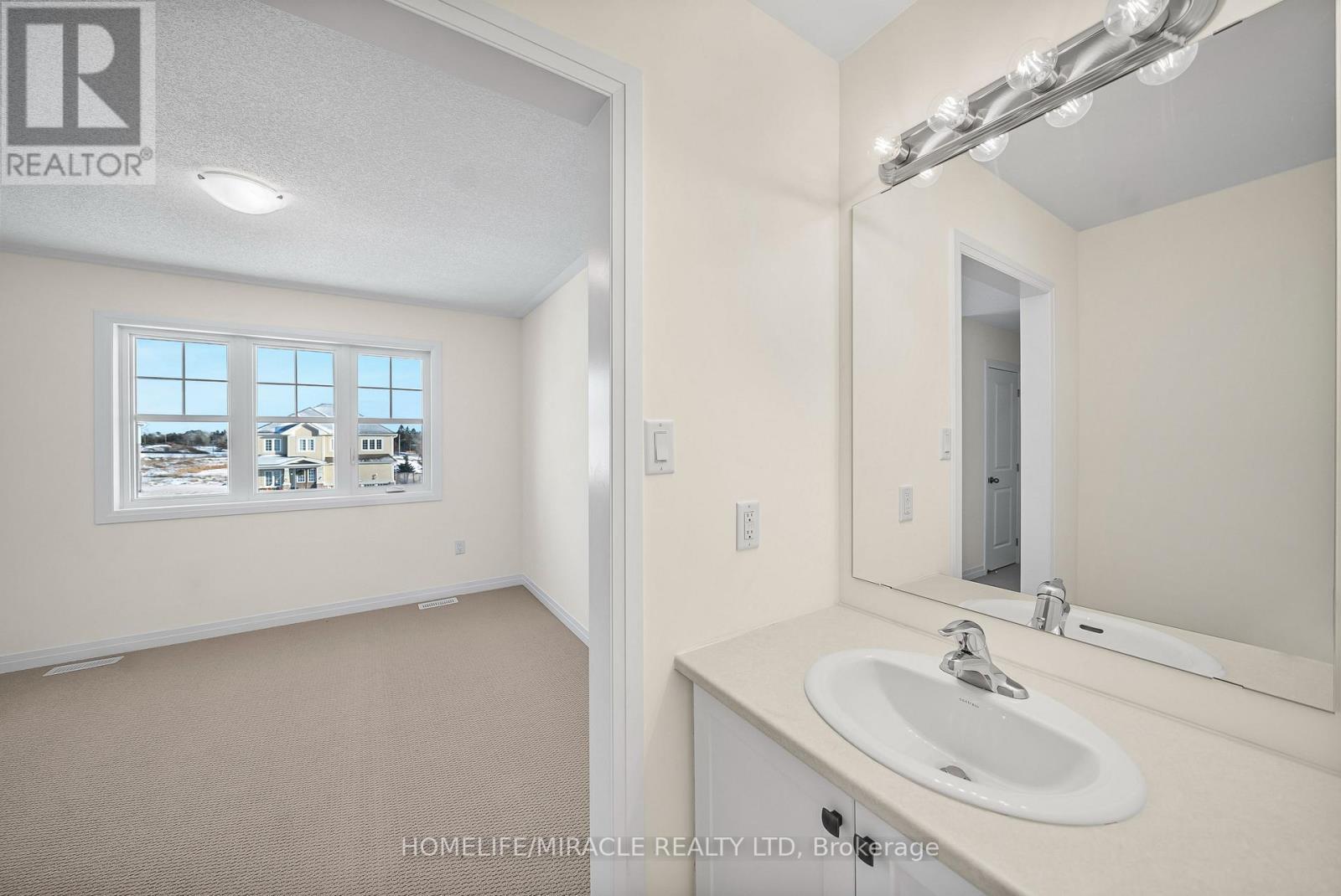 103 Windermere Boulevard, Loyalist, ON - Indoor Photo Showing Bathroom
