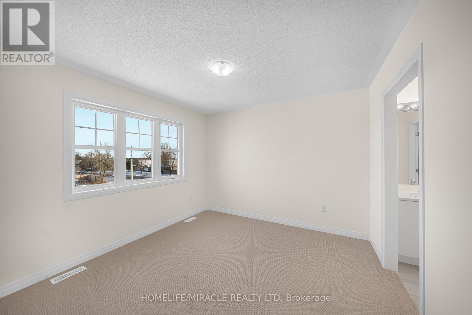 103 Windermere Boulevard, Loyalist, ON - Indoor Photo Showing Other Room