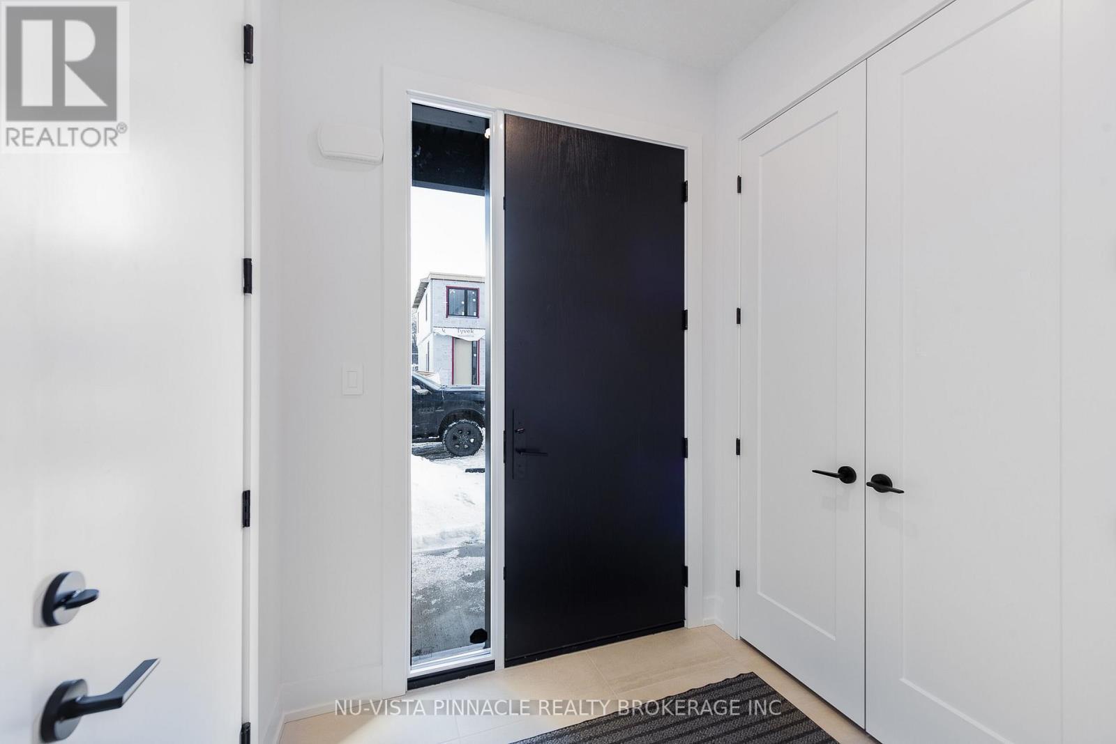 Photos of a similar unit - 72 - 1175 Riverbend Road, London South (South B), ON