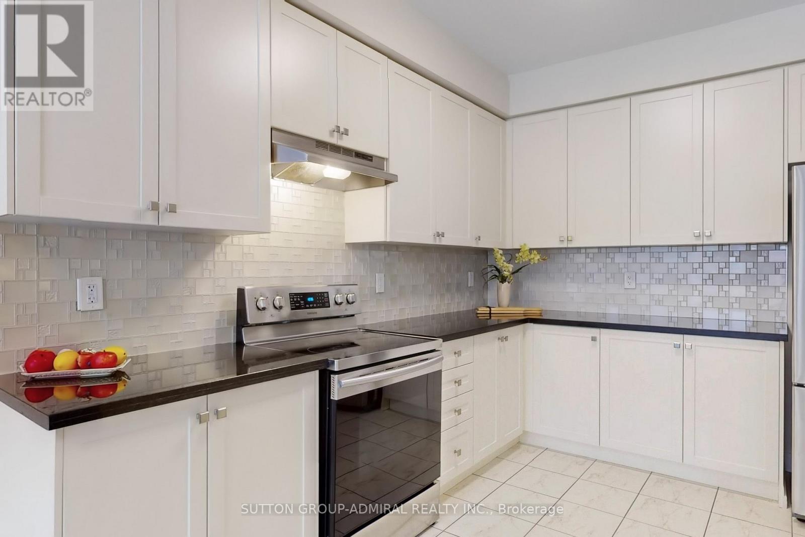 123 Arnold Crescent, New Tecumseth, ON - Indoor Photo Showing Kitchen