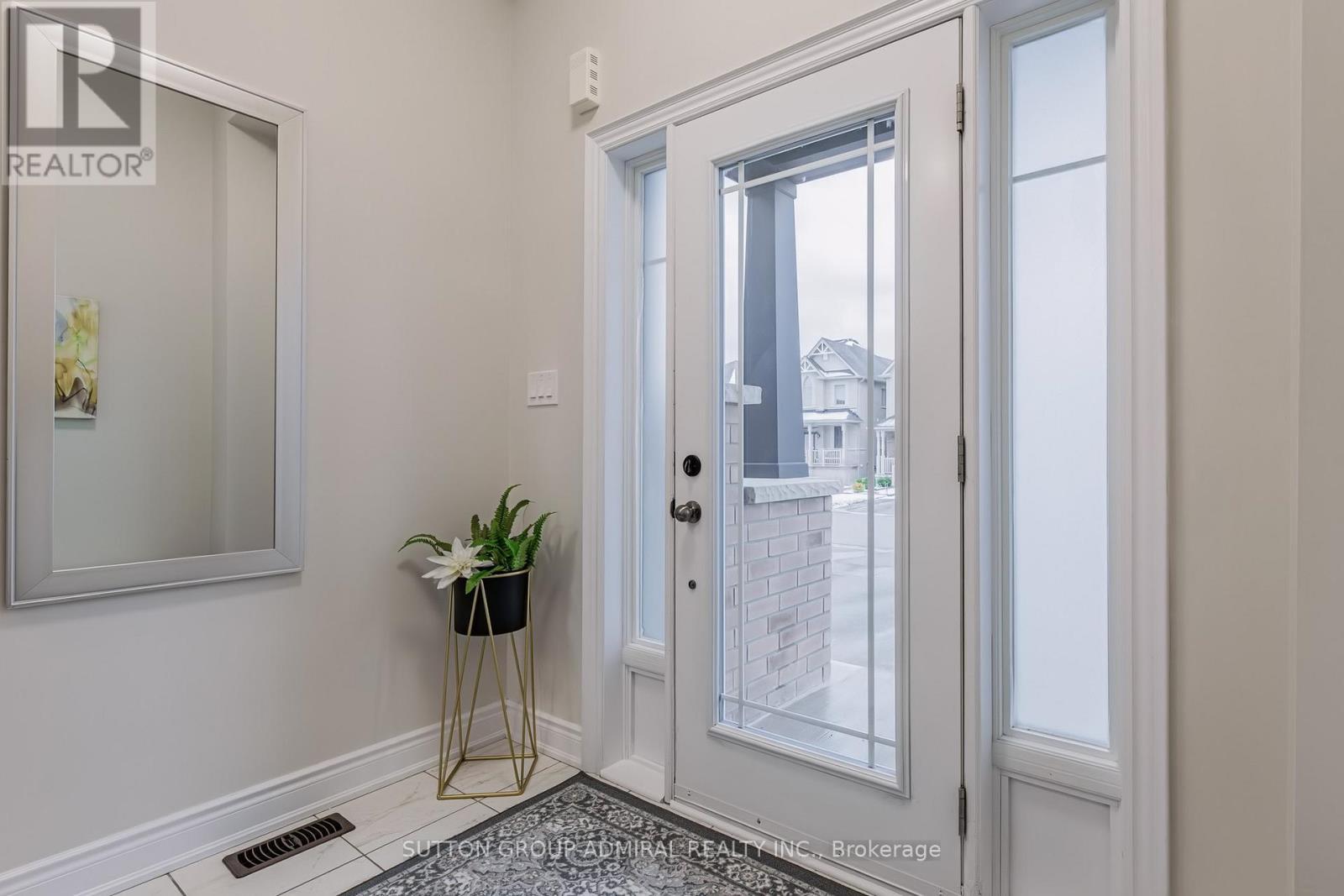 123 Arnold Crescent, New Tecumseth, ON - Indoor Photo Showing Other Room