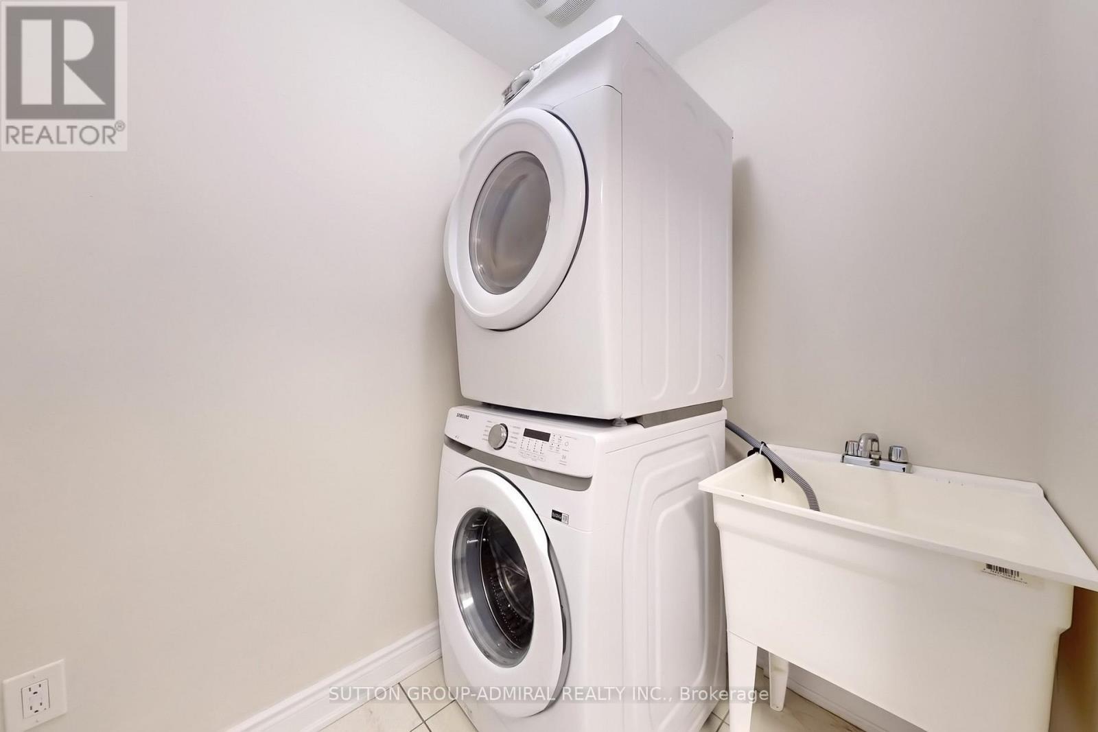 123 Arnold Crescent, New Tecumseth, ON - Indoor Photo Showing Laundry Room