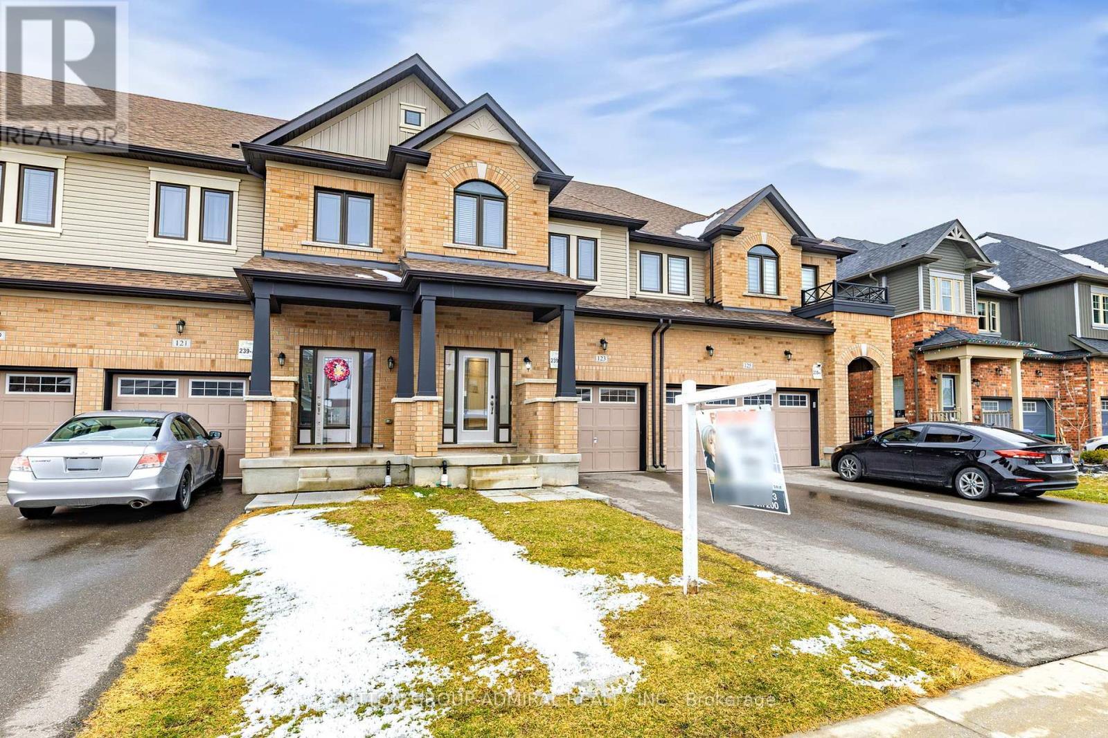 123 Arnold Crescent, New Tecumseth, ON - Outdoor With Facade