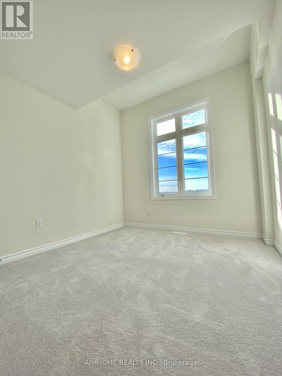 21 Viola St. Street, East Gwillimbury, ON - Indoor Photo Showing Other Room