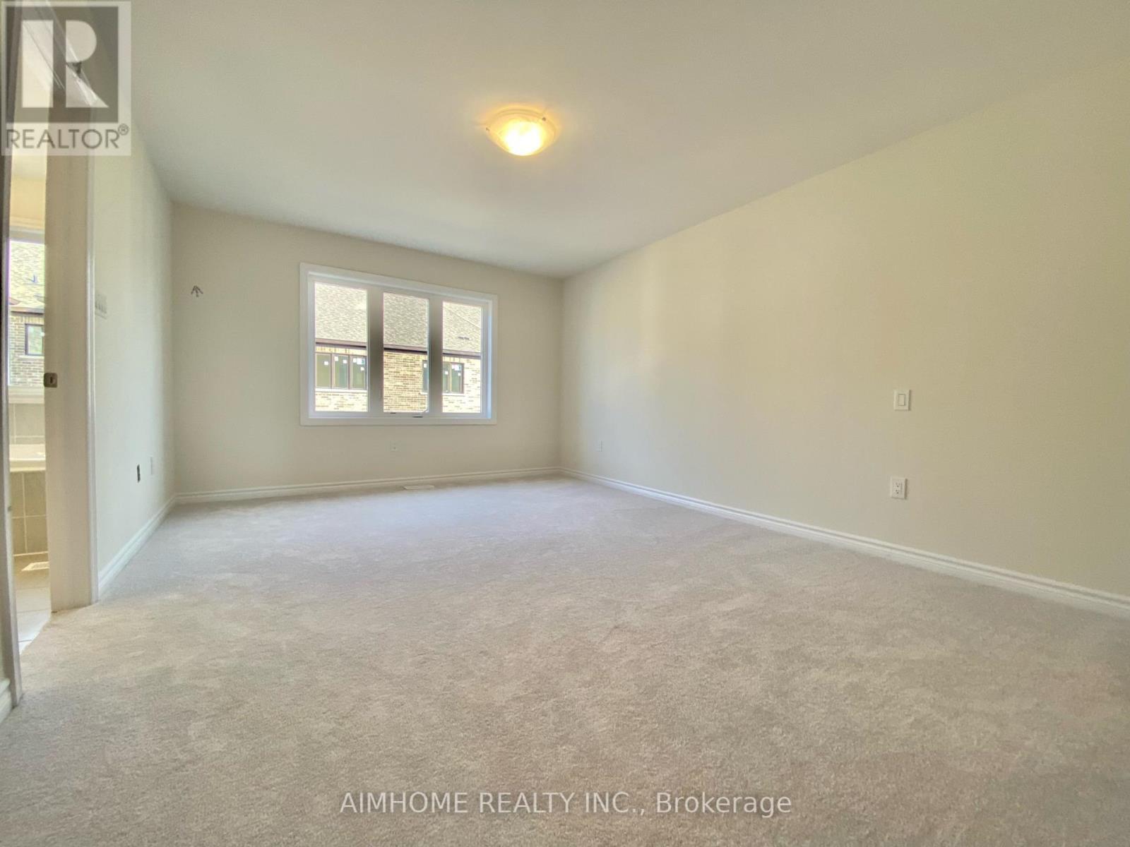 21 Viola St. Street, East Gwillimbury, ON - Indoor Photo Showing Other Room