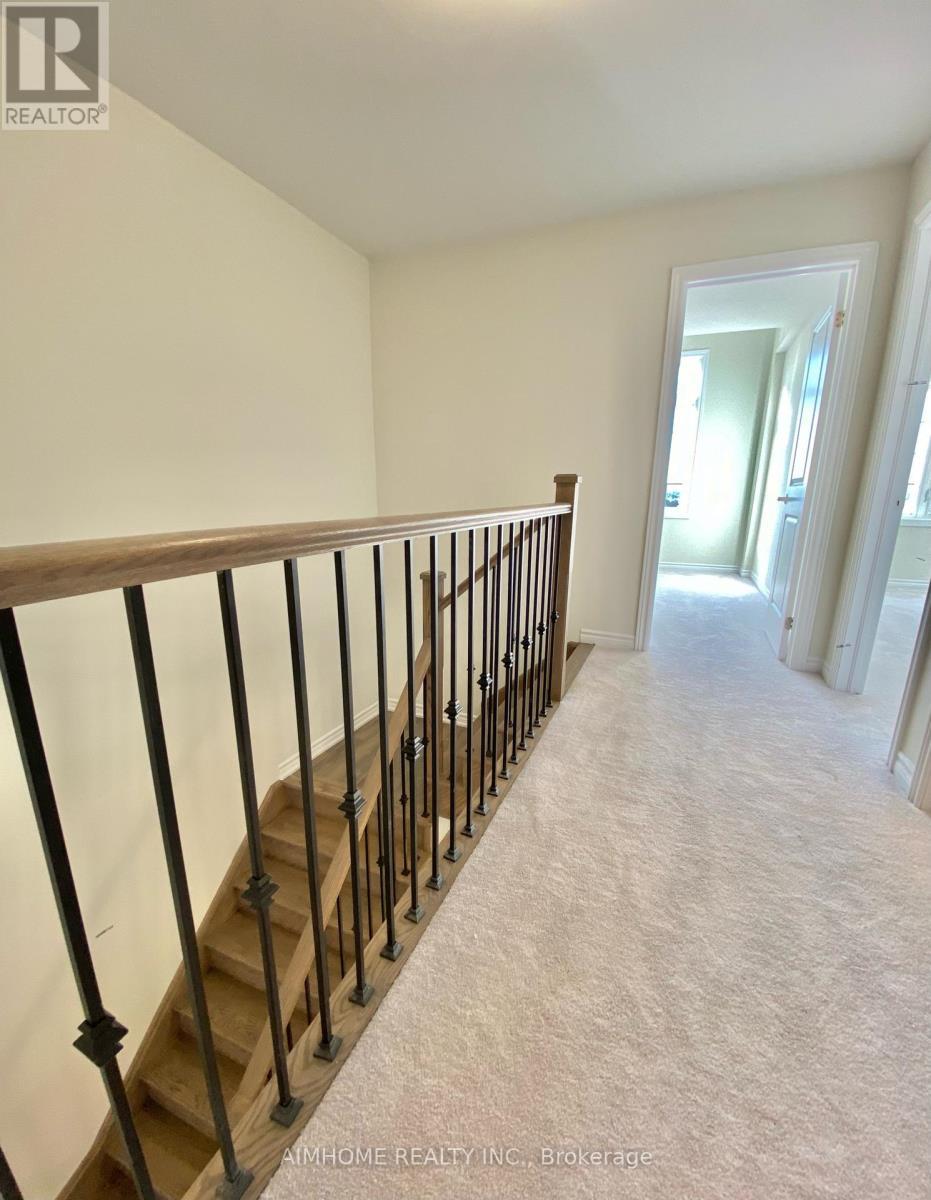 21 Viola St. Street, East Gwillimbury, ON - Indoor Photo Showing Other Room