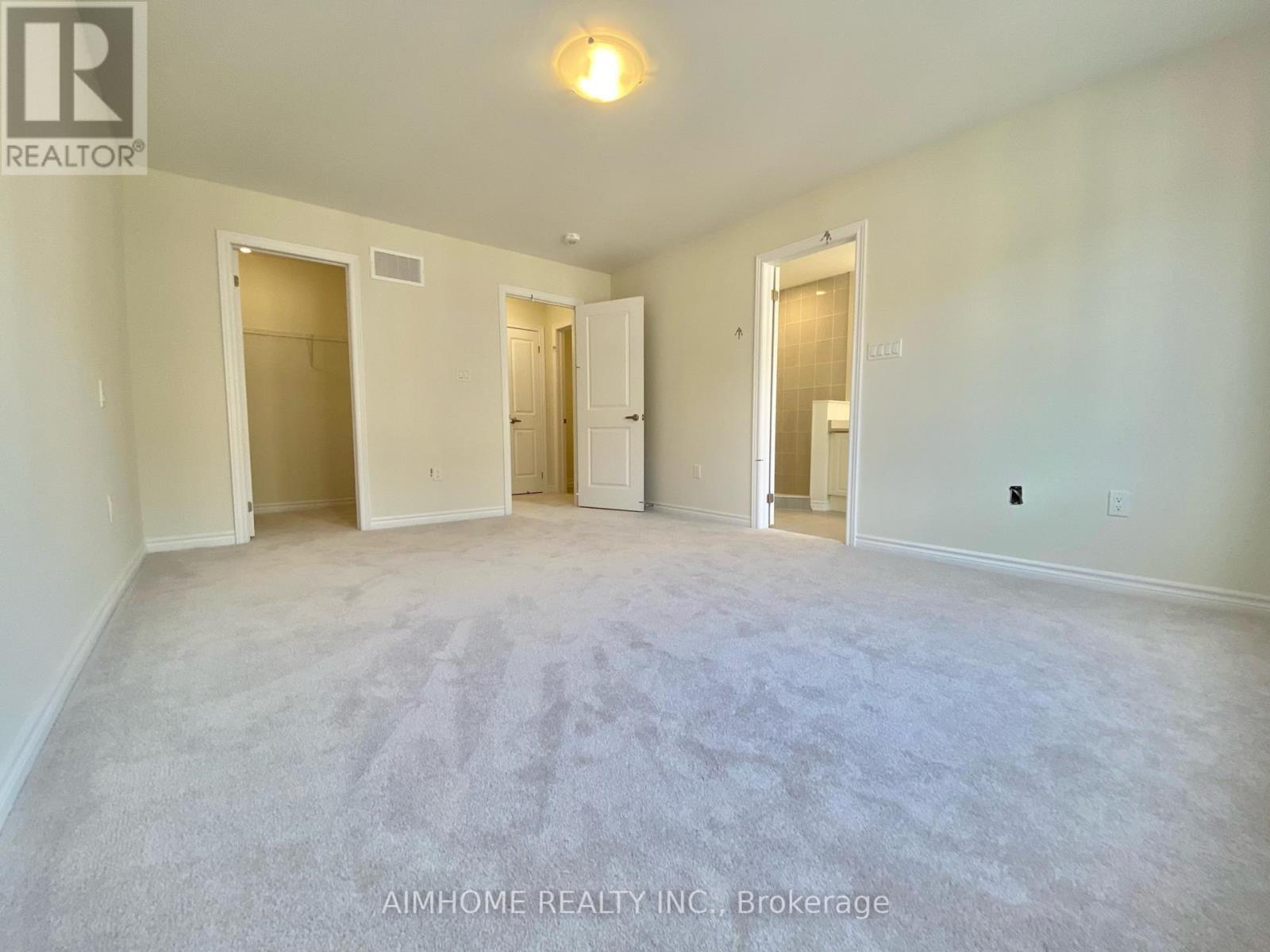 21 Viola St. Street, East Gwillimbury, ON - Indoor Photo Showing Other Room