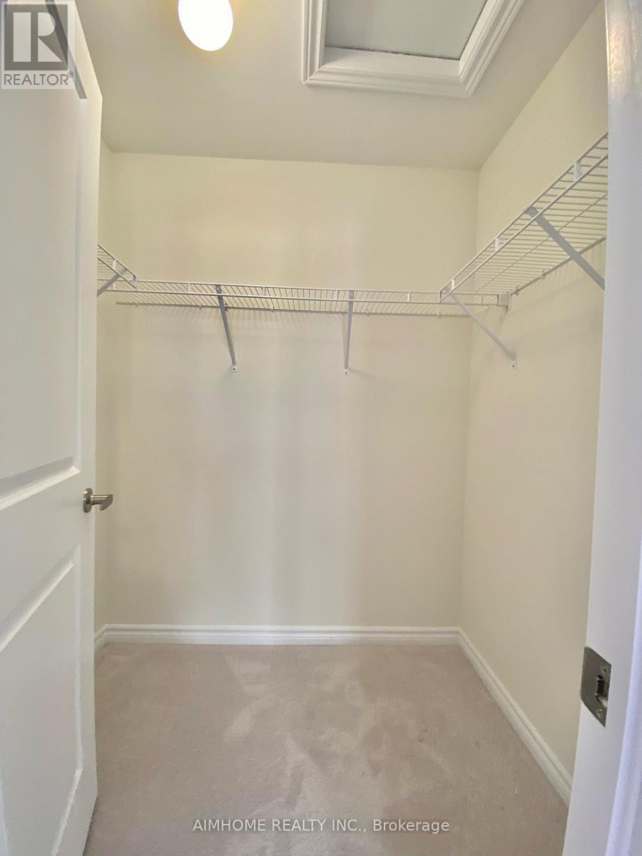 21 Viola St. Street, East Gwillimbury, ON - Indoor With Storage