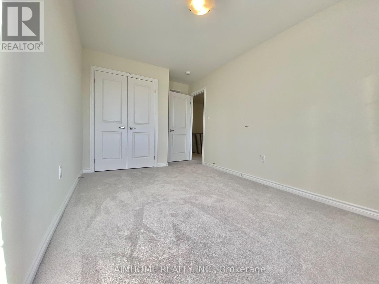21 Viola St. Street, East Gwillimbury, ON - Indoor Photo Showing Other Room