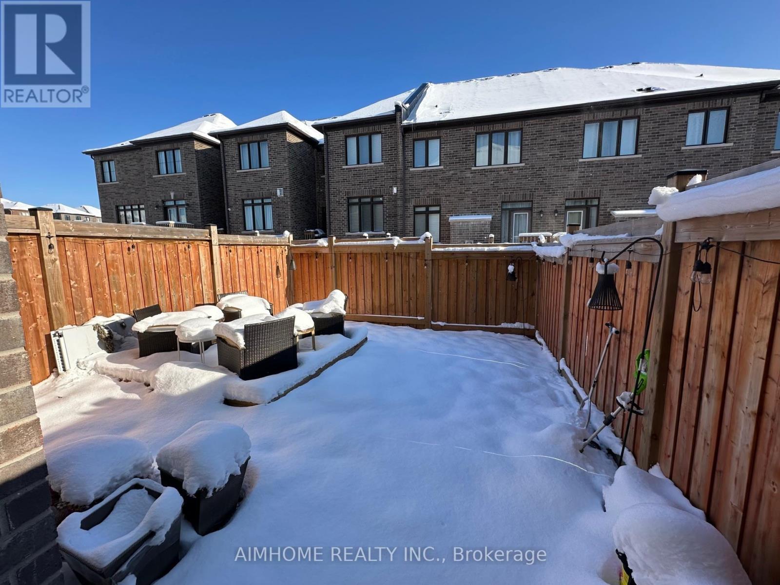 21 Viola St. Street, East Gwillimbury, ON - Outdoor