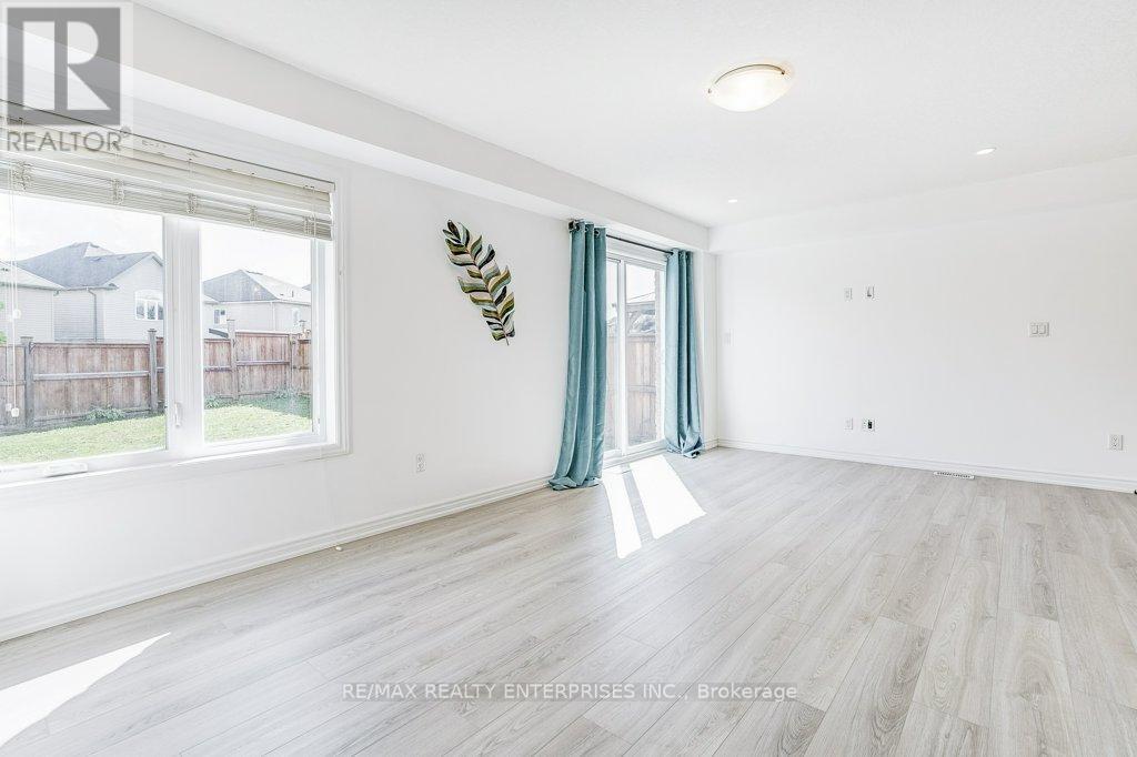 318 Old Huron Road N, Kitchener, ON - Indoor Photo Showing Other Room