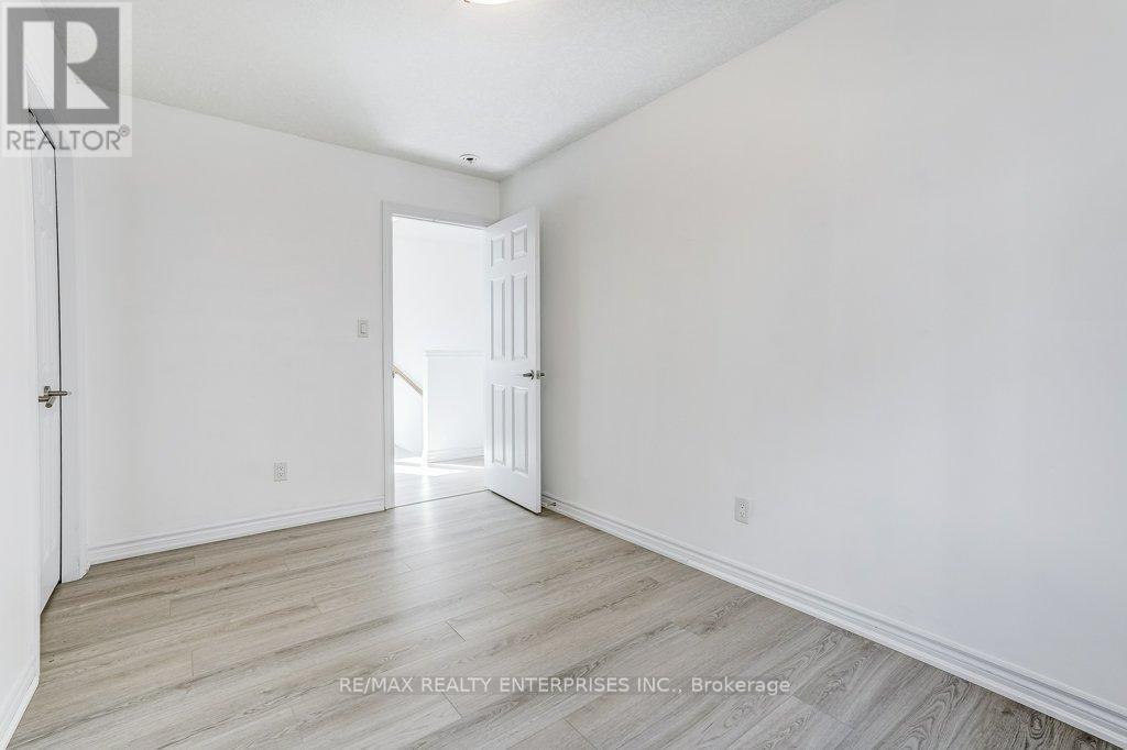 318 Old Huron Road N, Kitchener, ON - Indoor Photo Showing Other Room