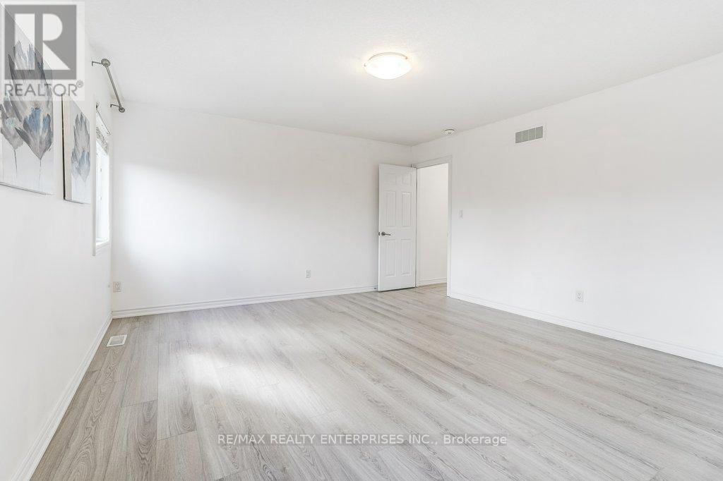 318 Old Huron Road N, Kitchener, ON - Indoor Photo Showing Other Room