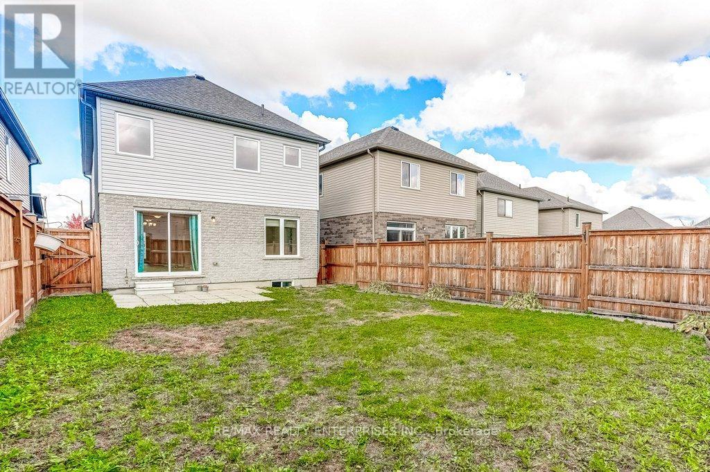 318 Old Huron Road N, Kitchener, ON - Outdoor With Exterior