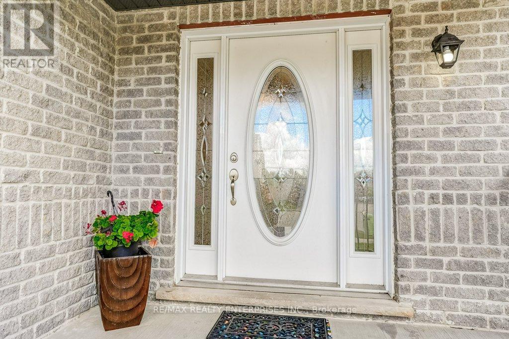 318 Old Huron Road N, Kitchener, ON - Outdoor With Exterior