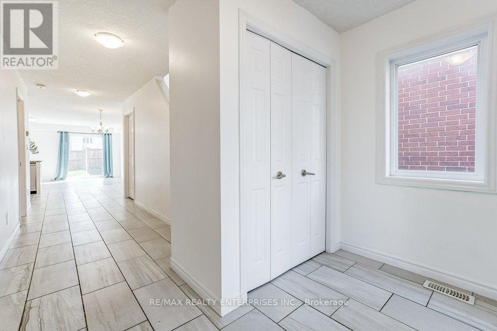 318 Old Huron Road N, Kitchener, ON - Indoor Photo Showing Other Room