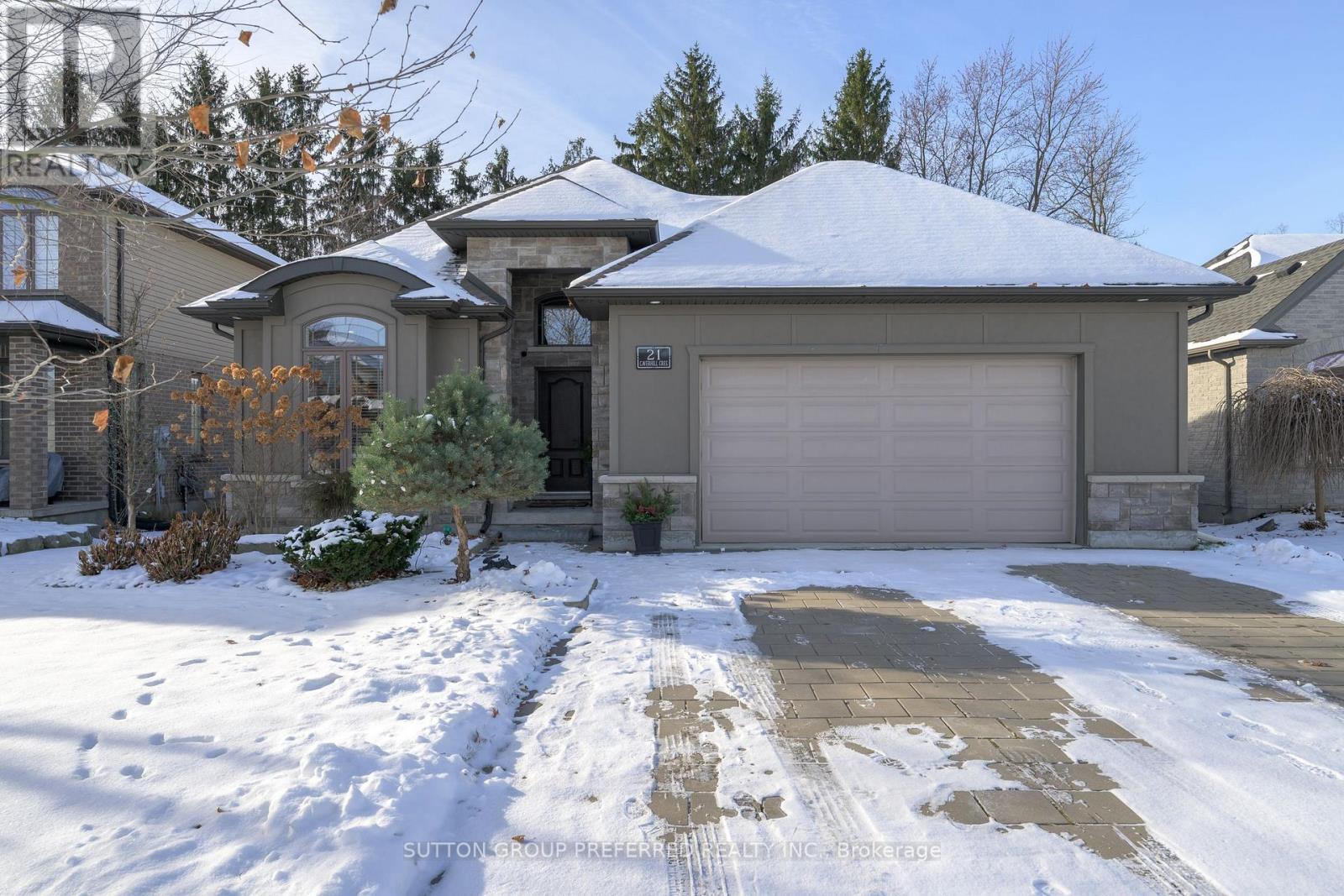 21 Caverhill Crescent, Middlesex Centre (Komoka), ON - Outdoor