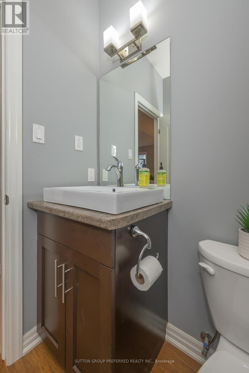 21 Caverhill Crescent, Middlesex Centre (Komoka), ON - Indoor Photo Showing Bathroom