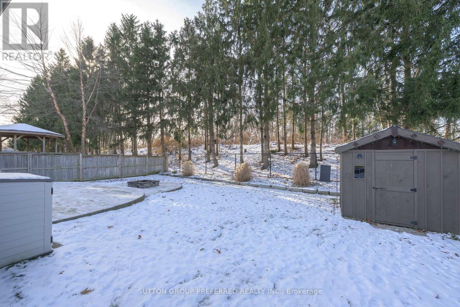 21 Caverhill Crescent, Middlesex Centre (Komoka), ON - Outdoor