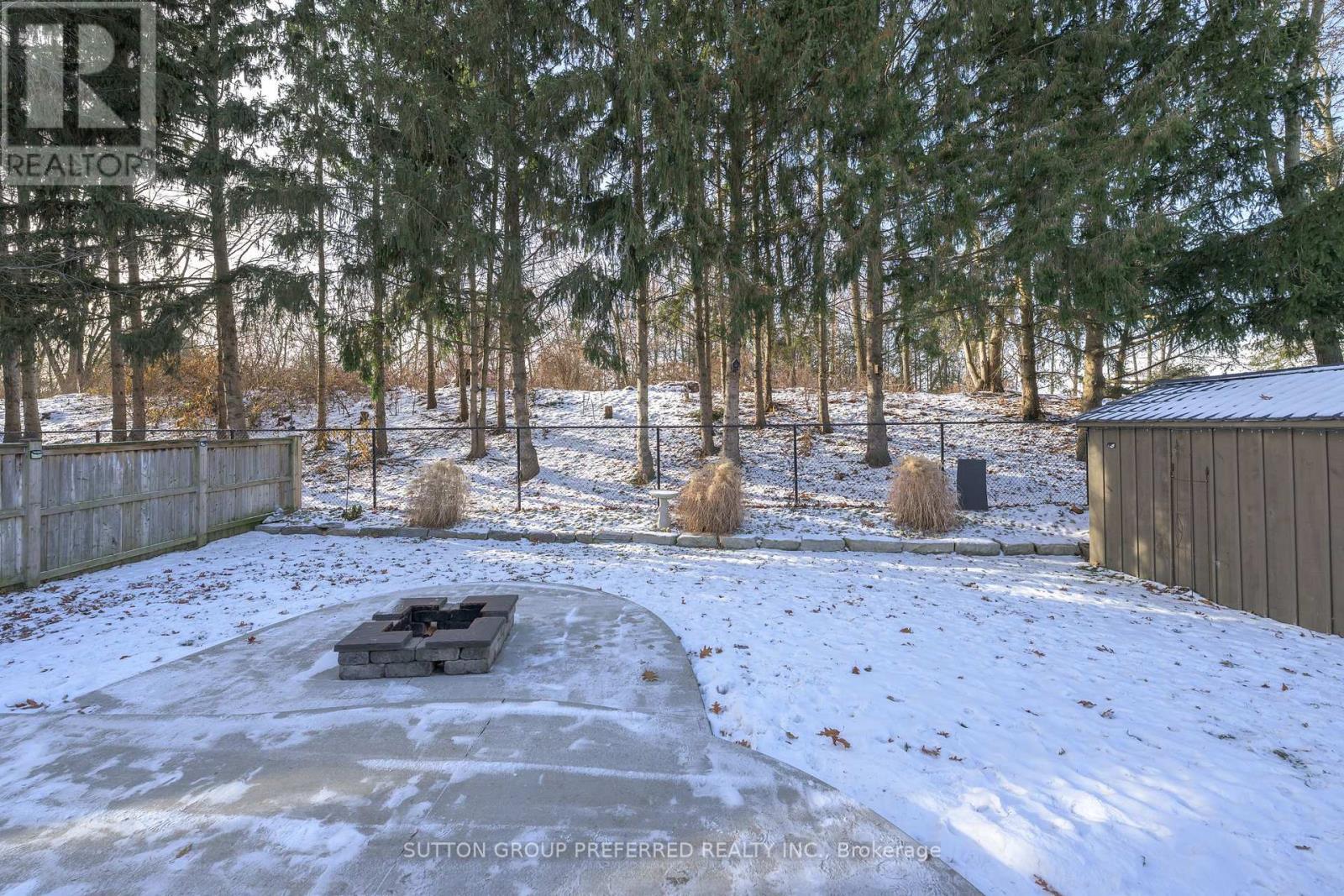 21 Caverhill Crescent, Middlesex Centre (Komoka), ON - Outdoor