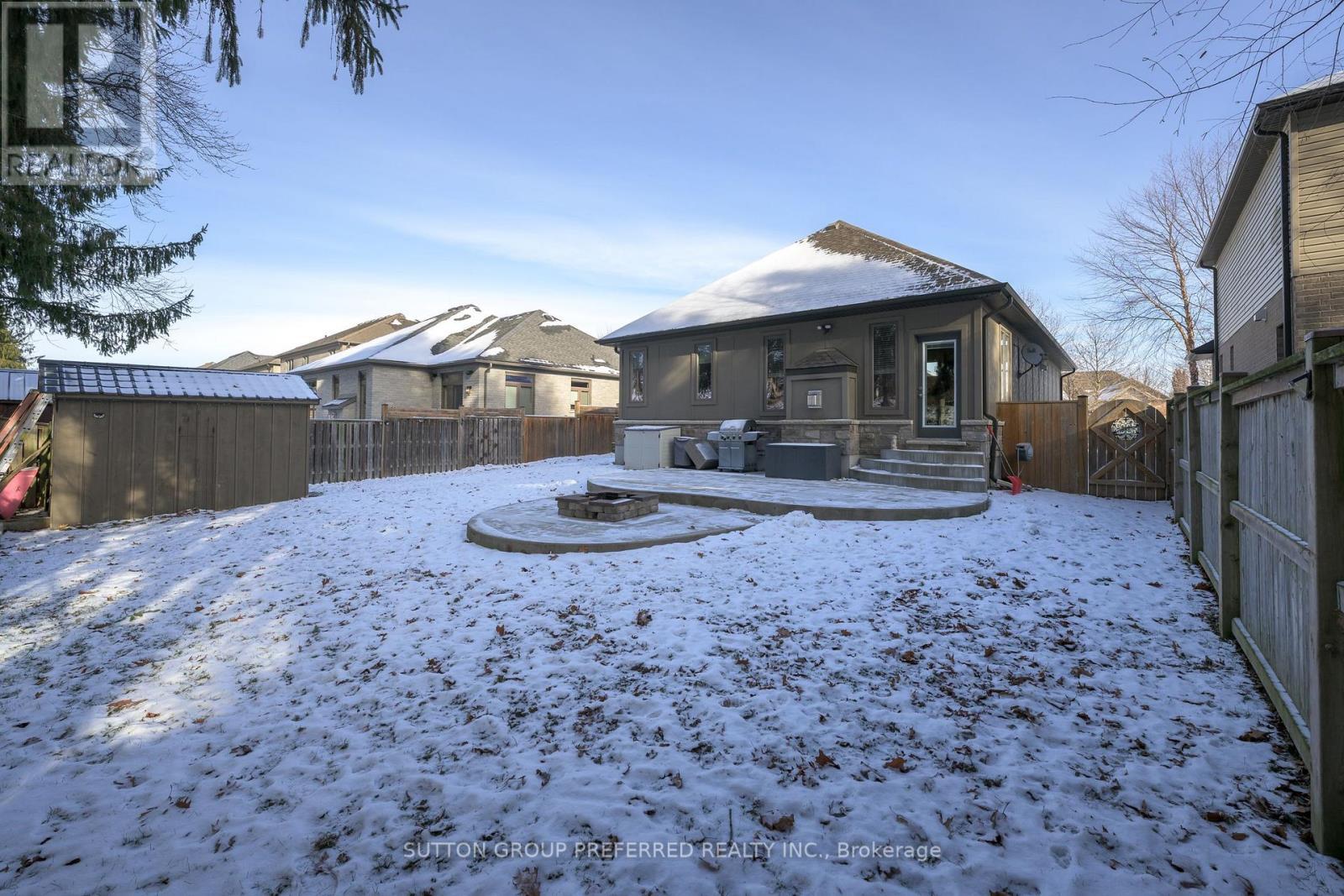 21 Caverhill Crescent, Middlesex Centre (Komoka), ON - Outdoor With Deck Patio Veranda With Backyard