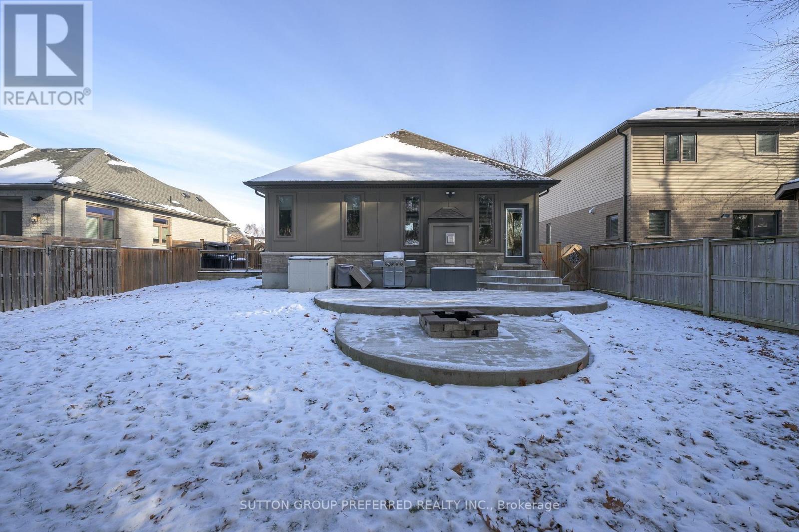 21 Caverhill Crescent, Middlesex Centre (Komoka), ON - Outdoor With Deck Patio Veranda