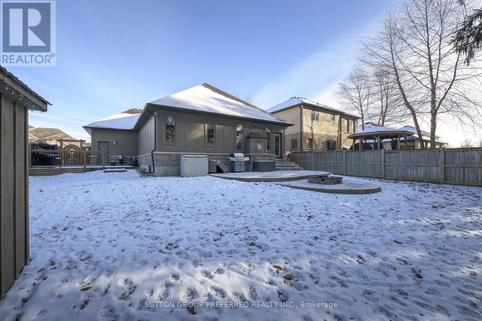 21 Caverhill Crescent, Middlesex Centre (Komoka), ON - Outdoor With Deck Patio Veranda