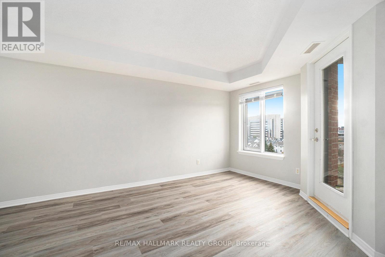 8F - 310 Central Park Drive, Ottawa, ON - Indoor Photo Showing Other Room