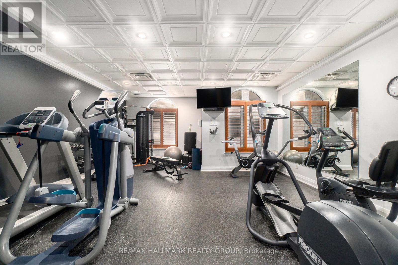 8F - 310 Central Park Drive, Ottawa, ON - Indoor Photo Showing Gym Room