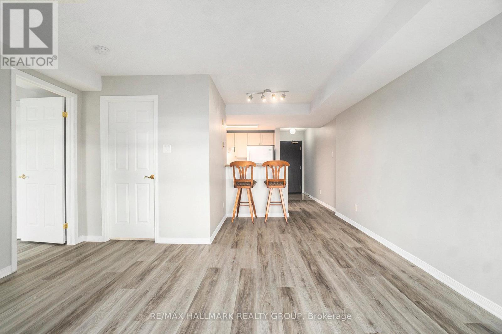 8F - 310 Central Park Drive, Ottawa, ON - Indoor Photo Showing Other Room