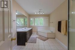 Primary bedroom ensuite. -