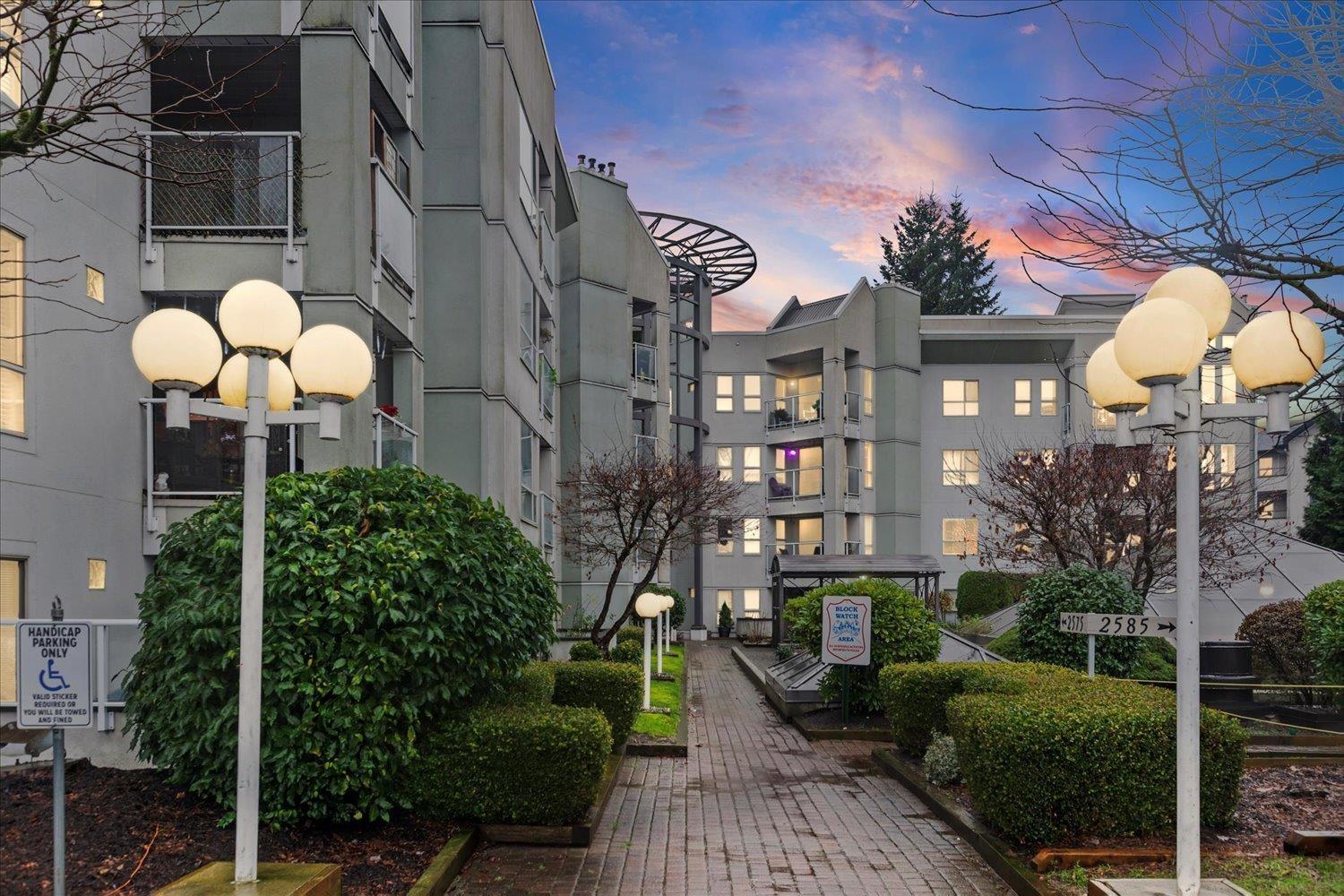 301 2575 Ware Street, Abbotsford, BC - Outdoor