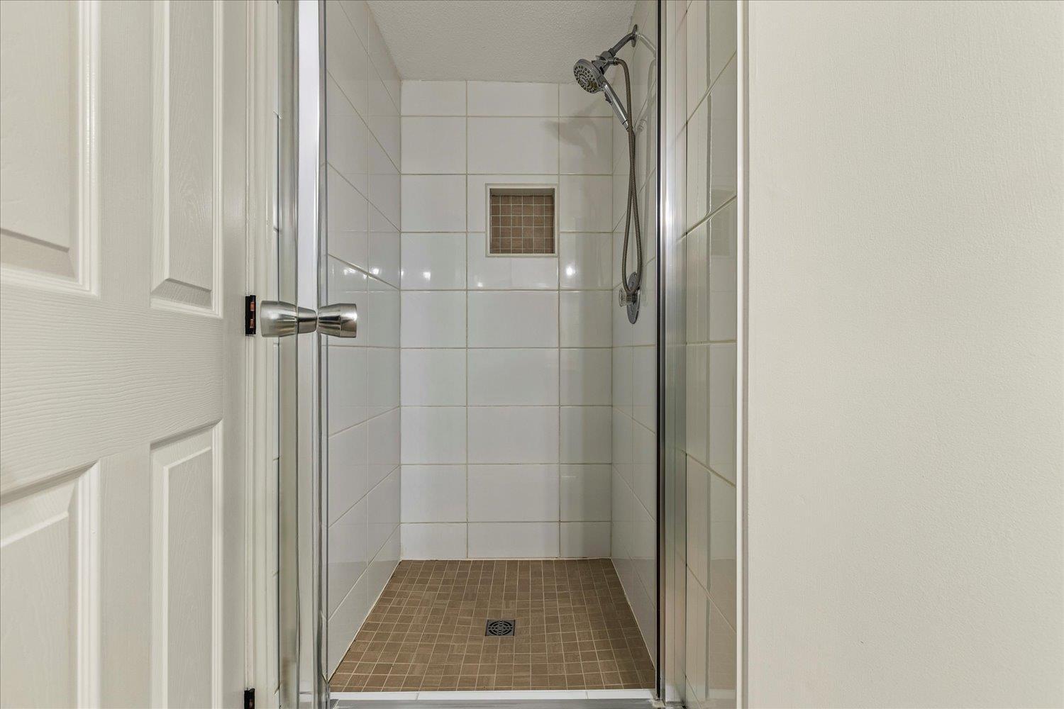 301 2575 Ware Street, Abbotsford, BC - Indoor Photo Showing Bathroom