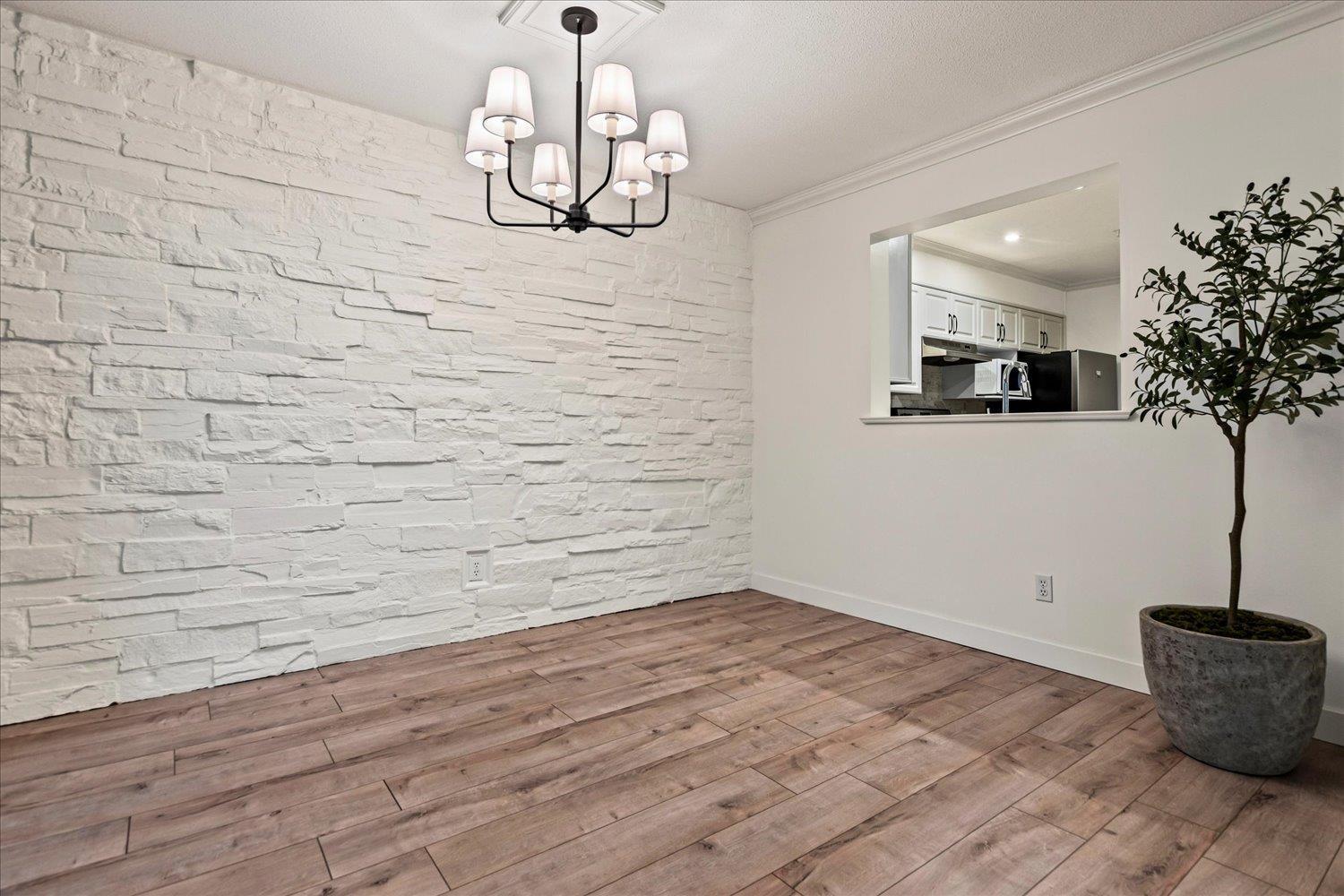 301 2575 Ware Street, Abbotsford, BC - Indoor Photo Showing Other Room