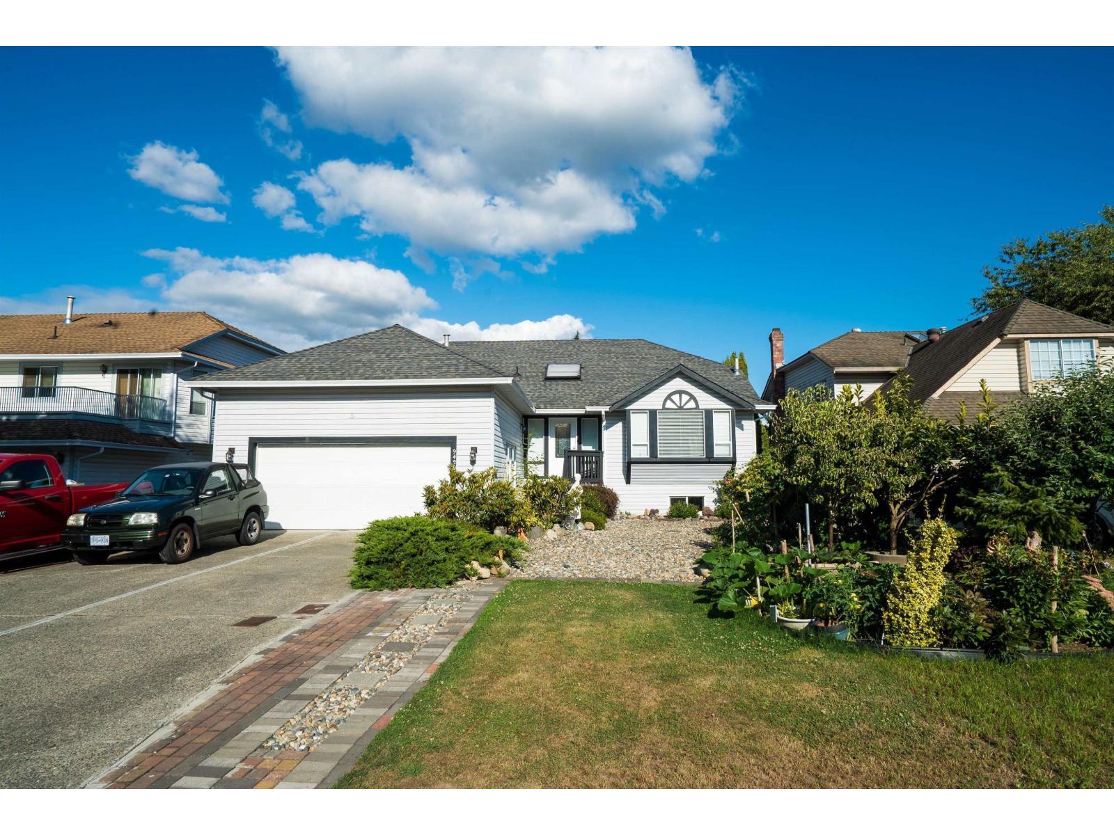 9420 157 Street, Surrey, BC - Outdoor With Facade