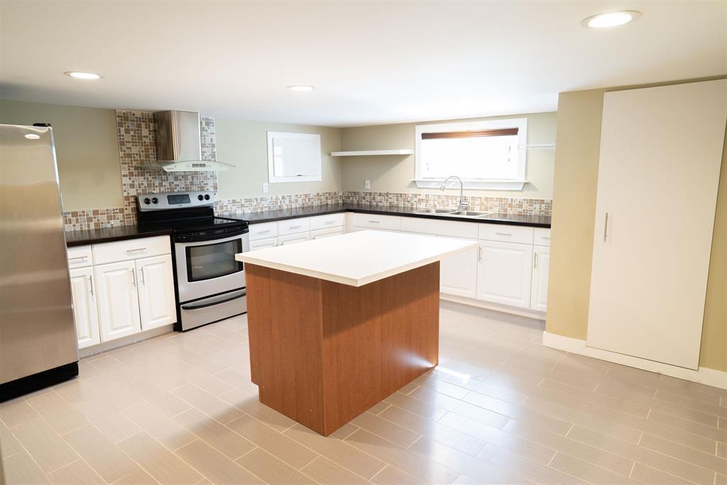 9420 157 Street, Surrey, BC - Indoor Photo Showing Kitchen With Stainless Steel Kitchen With Upgraded Kitchen