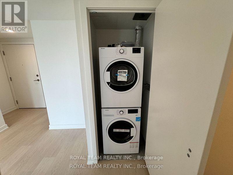 2701 - 252 Church Street, Toronto, ON - Indoor Photo Showing Laundry Room
