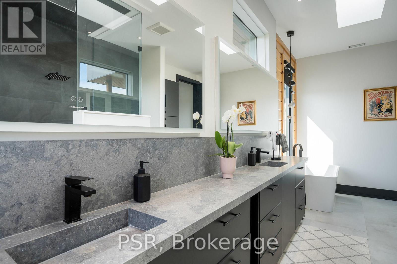 4 Raintree Court, Clearview, ON - Indoor