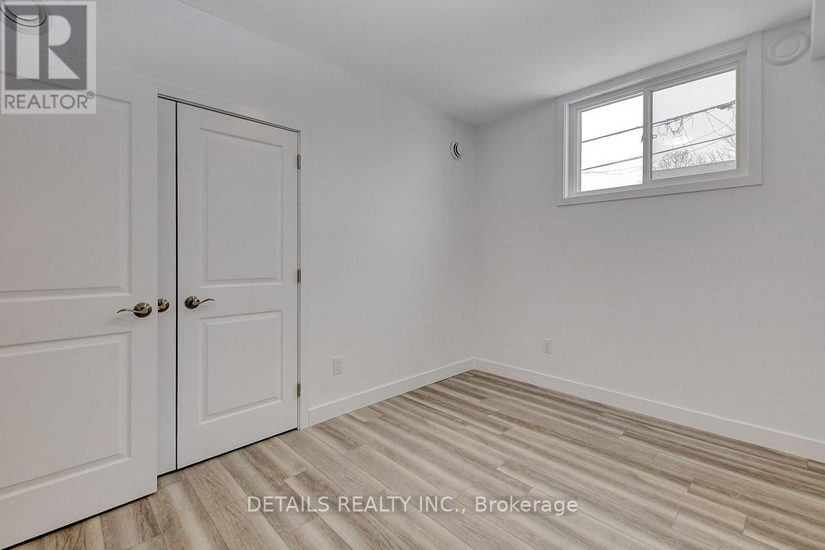 B - 285 B Montfort Street, Ottawa, ON - Indoor Photo Showing Other Room