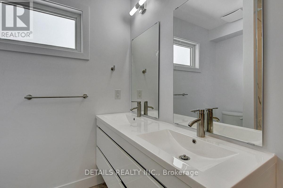 B - 285 B Montfort Street, Ottawa, ON - Indoor Photo Showing Bathroom