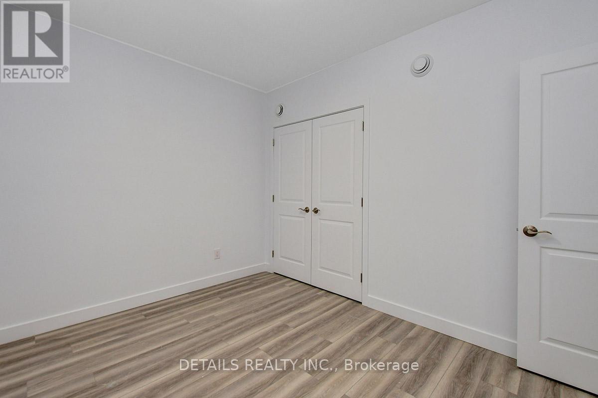 B - 285 B Montfort Street, Ottawa, ON - Indoor Photo Showing Other Room