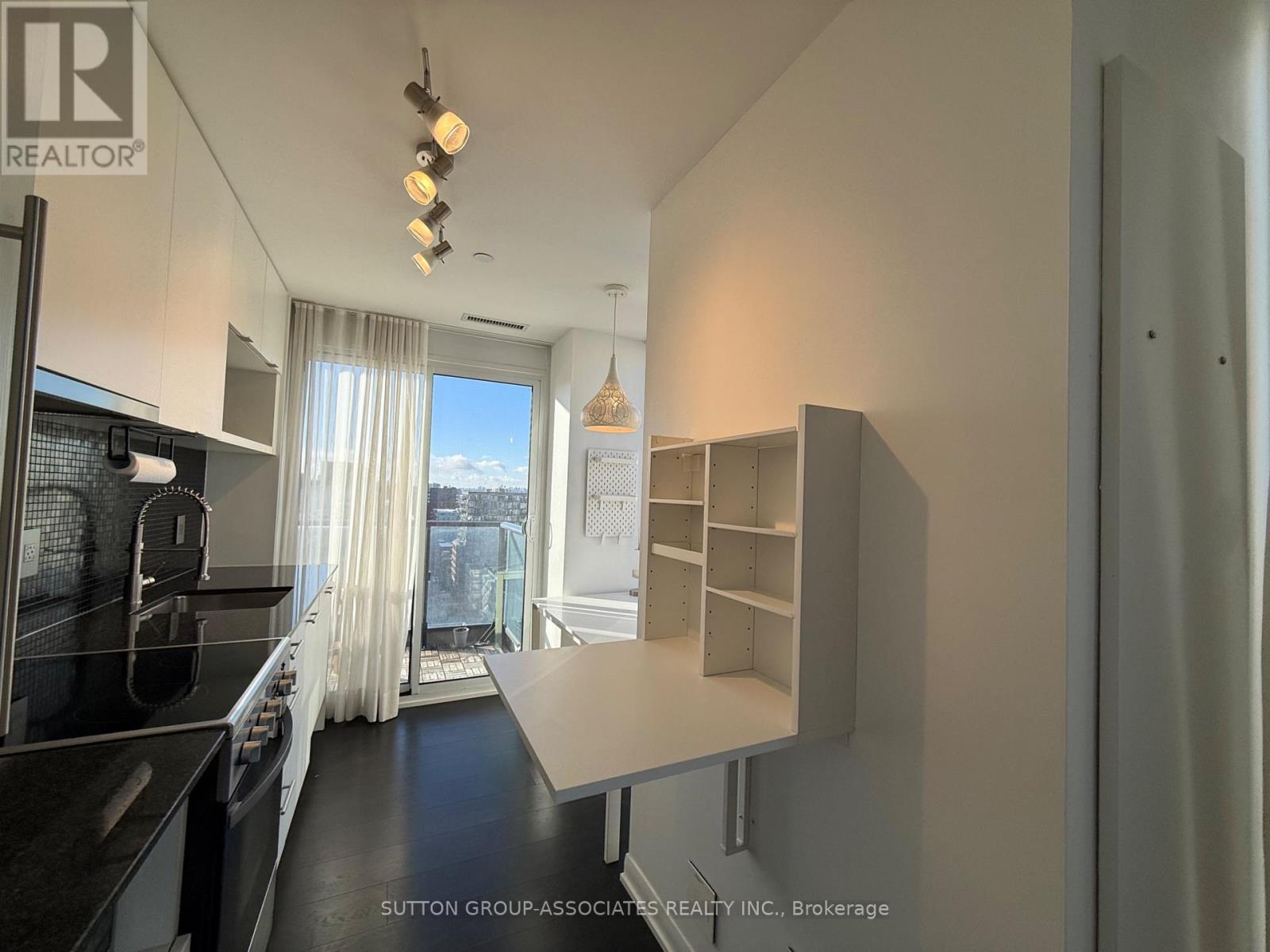 1608 - 435 Richmond Street W, Toronto, ON - Indoor Photo Showing Kitchen