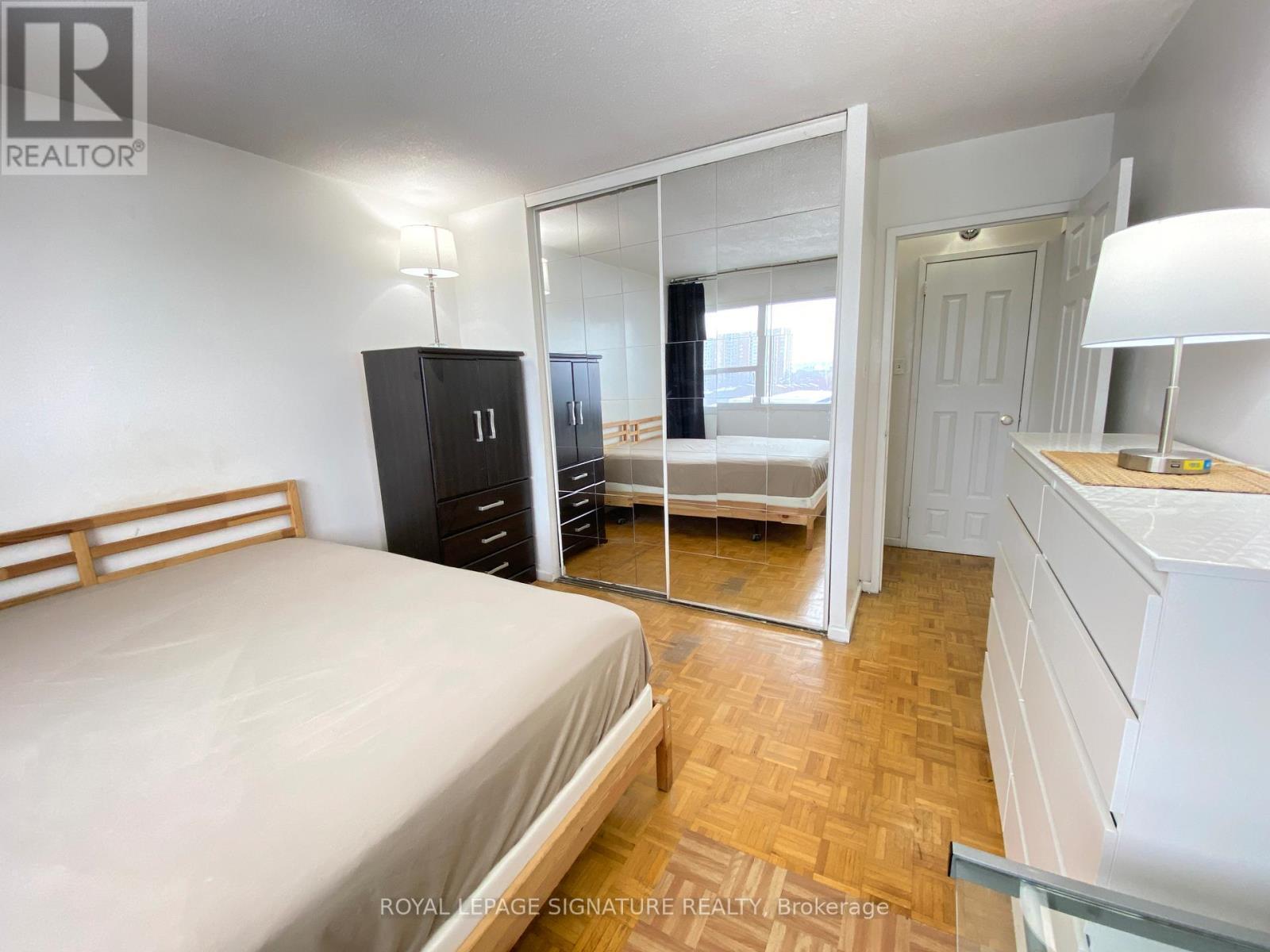 912 - 100 Leeward Glenway, Toronto, ON - Indoor Photo Showing Bedroom