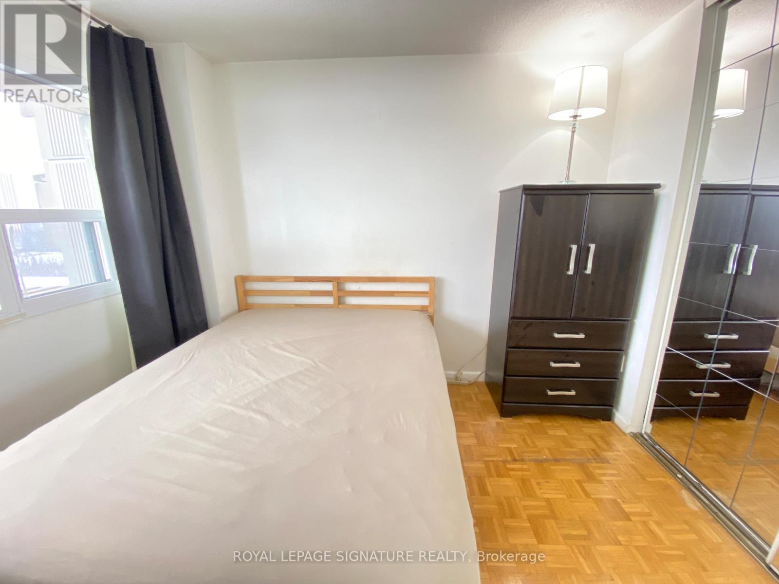 912 - 100 Leeward Glenway, Toronto, ON - Indoor Photo Showing Bedroom