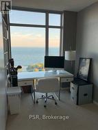 2nd bdrm w/murphy bed & lake views -