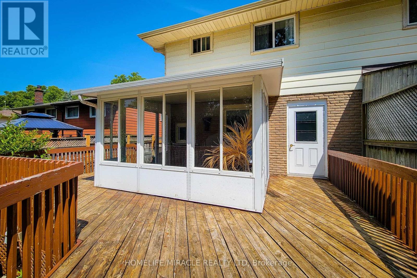 4433 Meadowvale Drive, Niagara Falls, ON - Outdoor With Deck Patio Veranda With Exterior