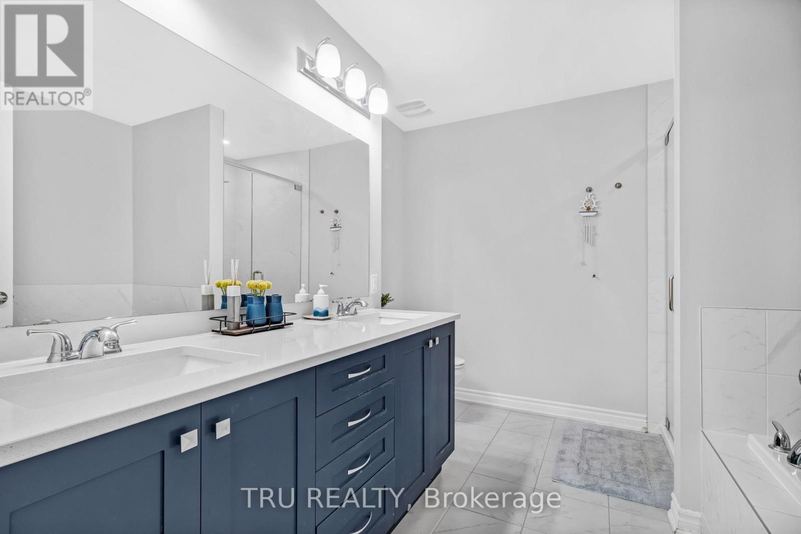 20 Coppermine Street, Ottawa, ON - Indoor Photo Showing Bathroom