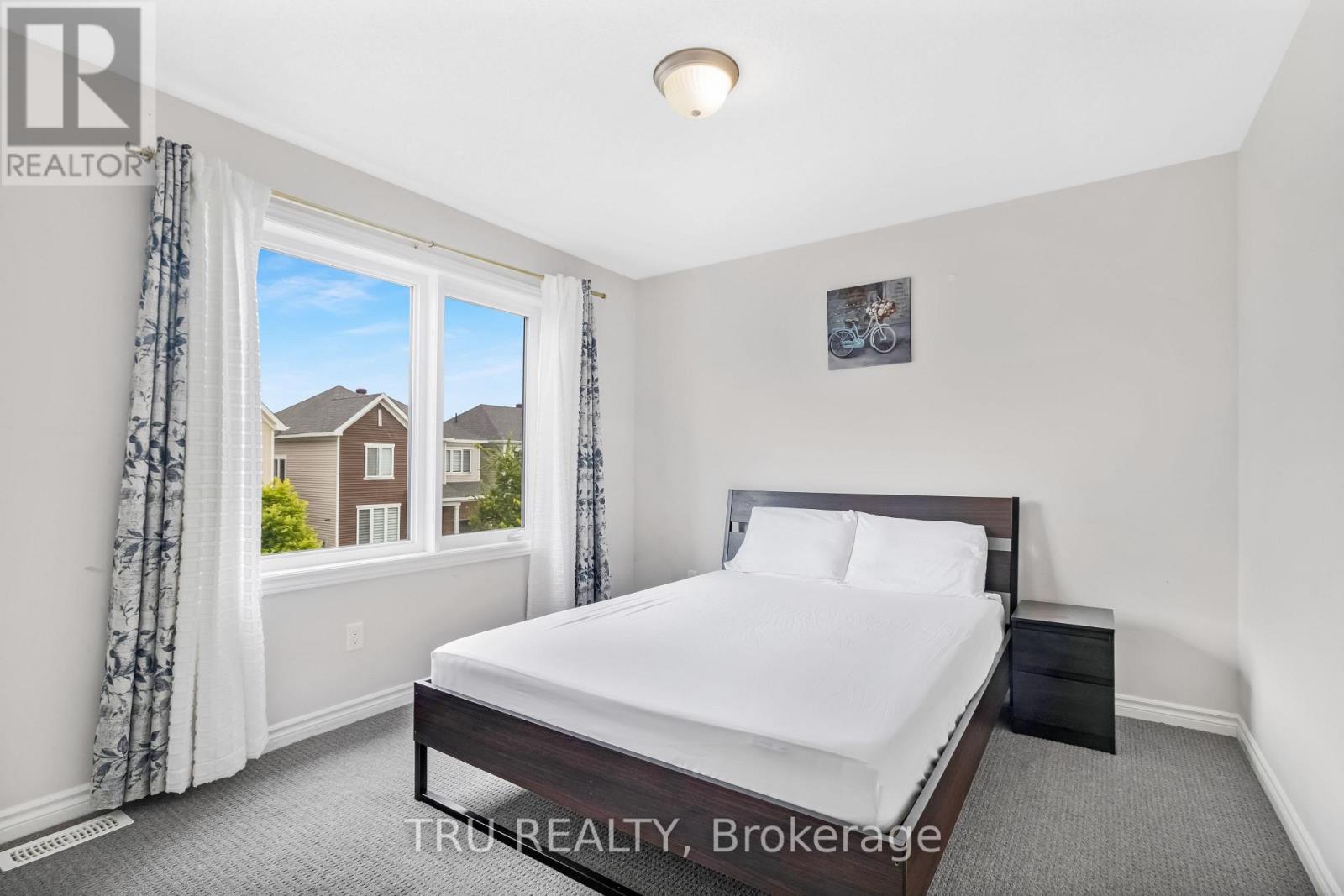 20 Coppermine Street, Ottawa, ON - Indoor Photo Showing Bedroom